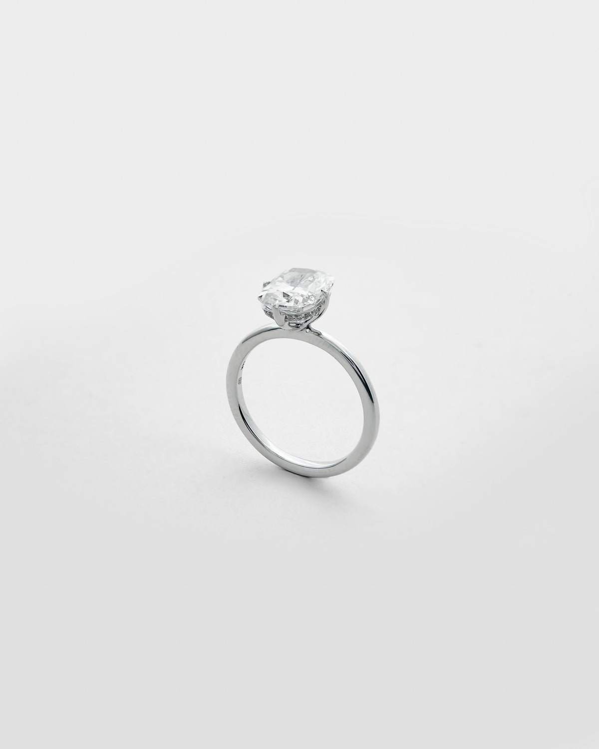 2 carats Cushion Cut Diamond with Compass Solitaire Ring