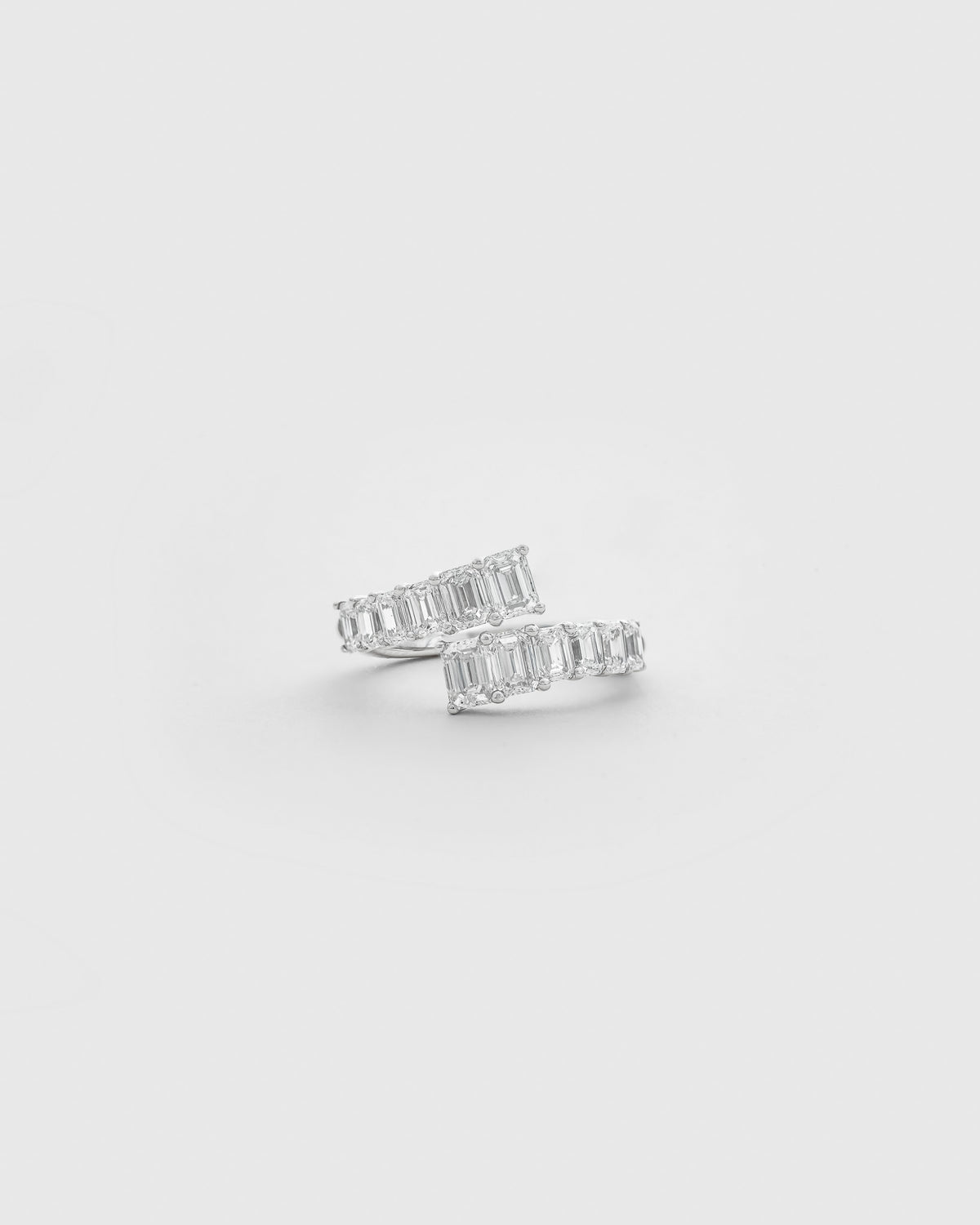 SD Signature Graduated Emerald Cut Diamond Open Ring