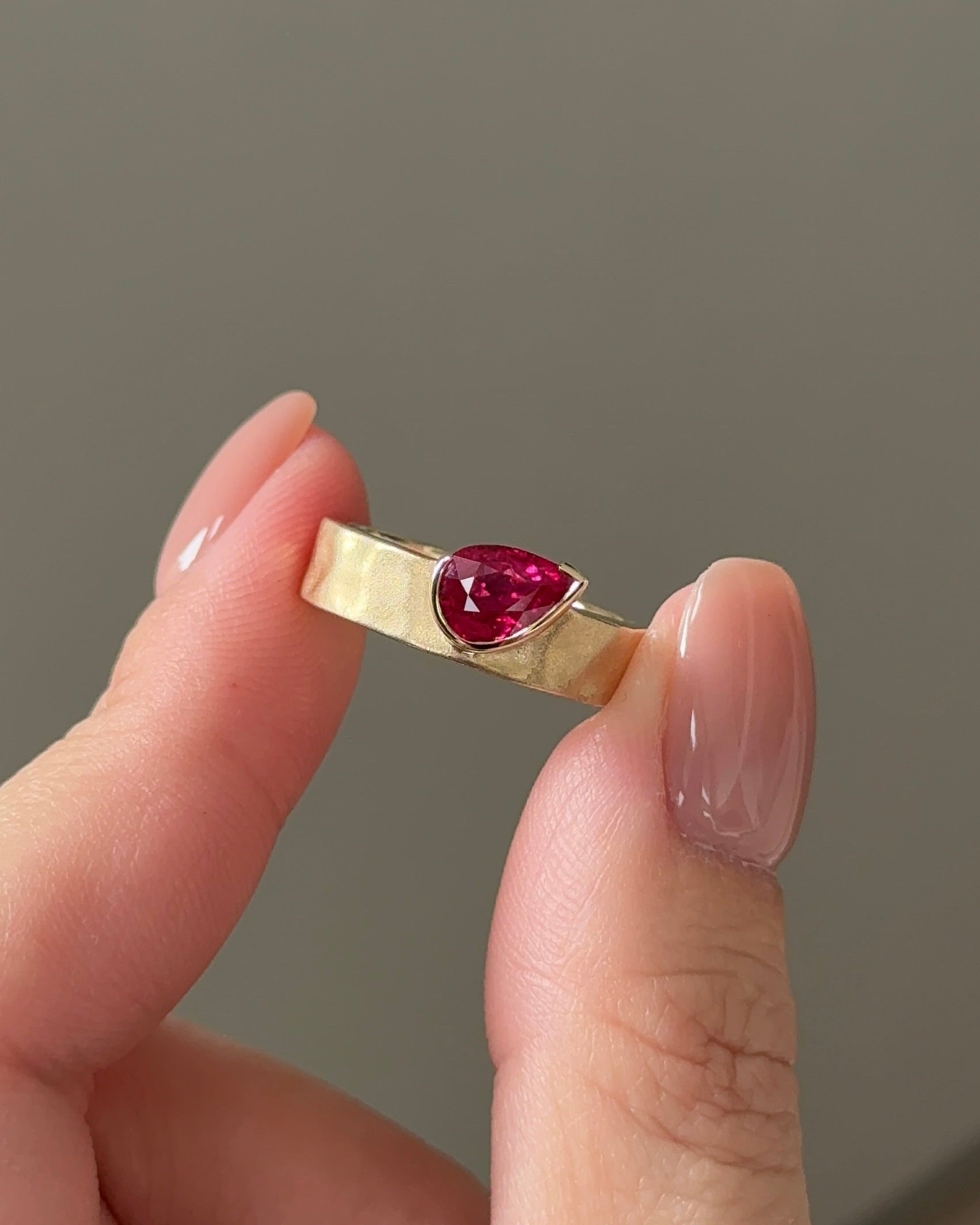 1 carats Pear Cut  Natural Ruby Chunky band Ring