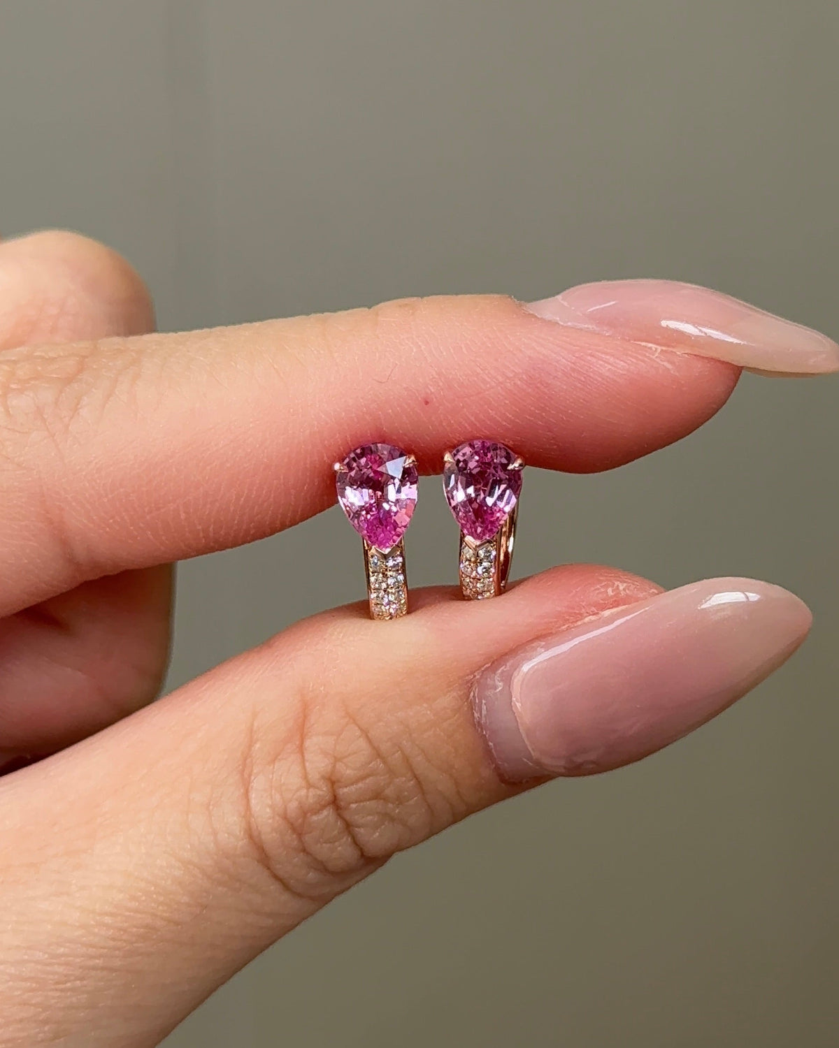 70-80 Pointer Natural Pink Sapphire Pear Cut Glitter Pave Huggie Earrings