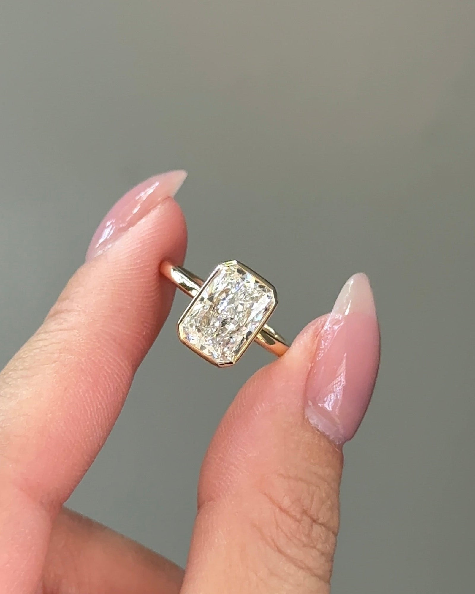 3 carats Radiant Cut Diamond Bezel Ring