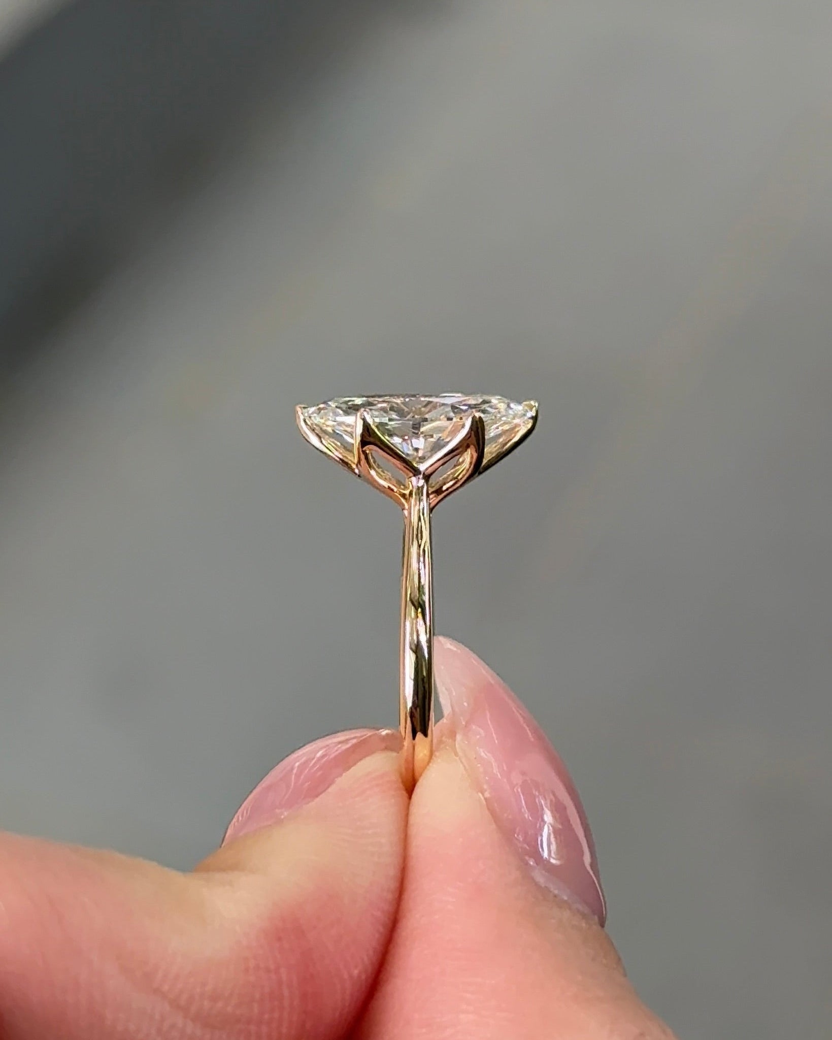 2 Carats Marquise Cut Diamond Floral Head Ring