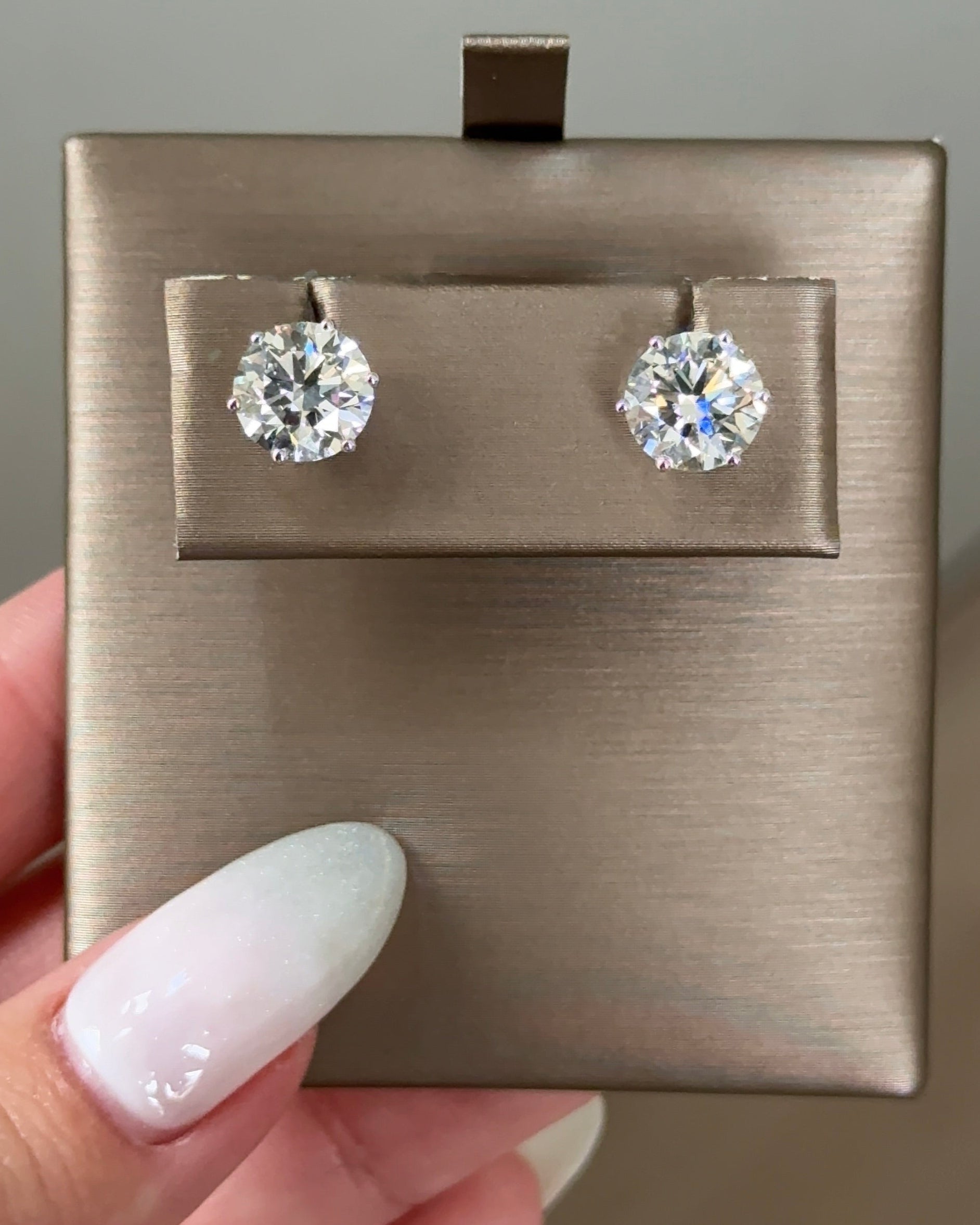 2 carats Round Cut Diamond  Basket Earring