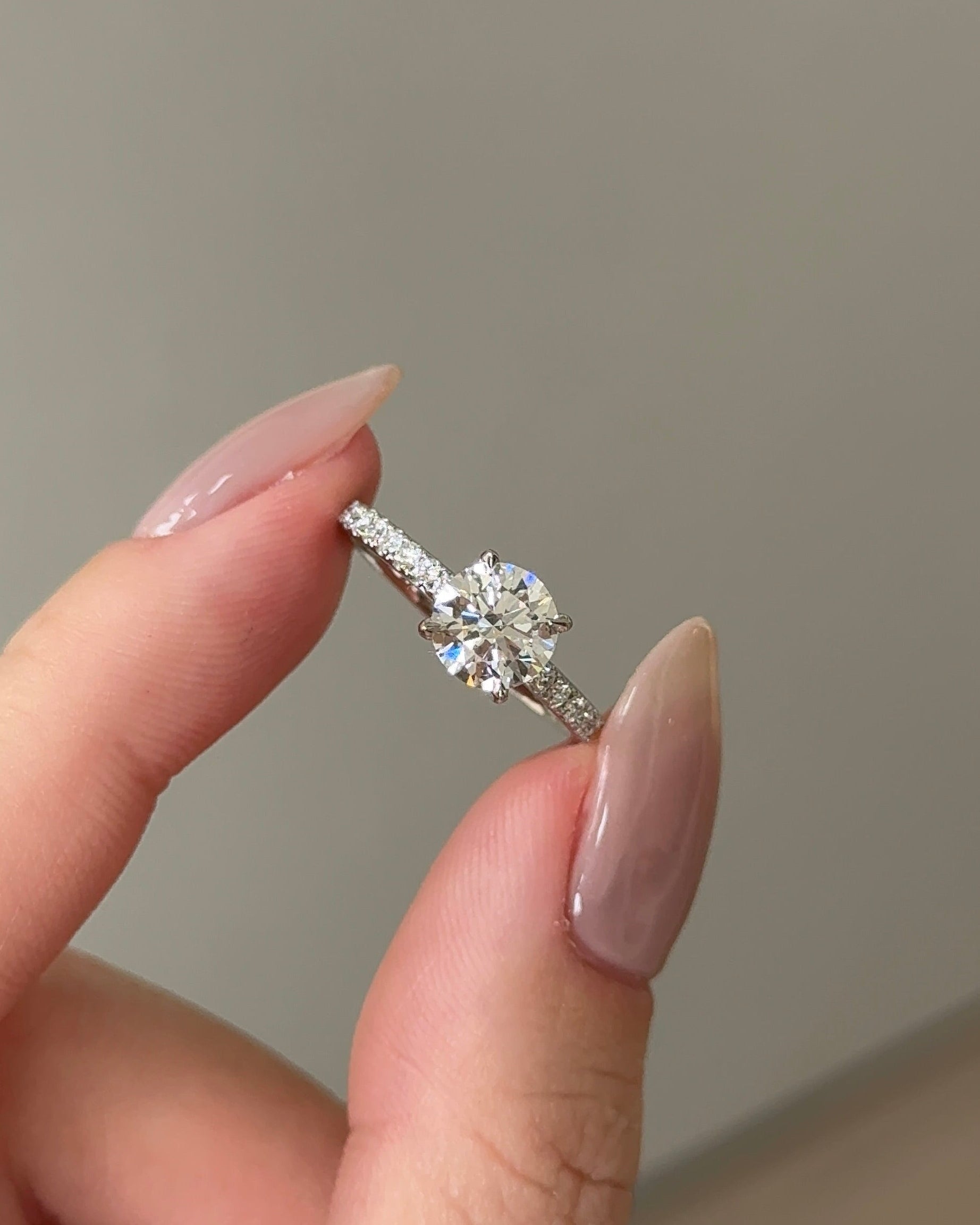 1 carats Round Cut Diamond Micro Pave Ring