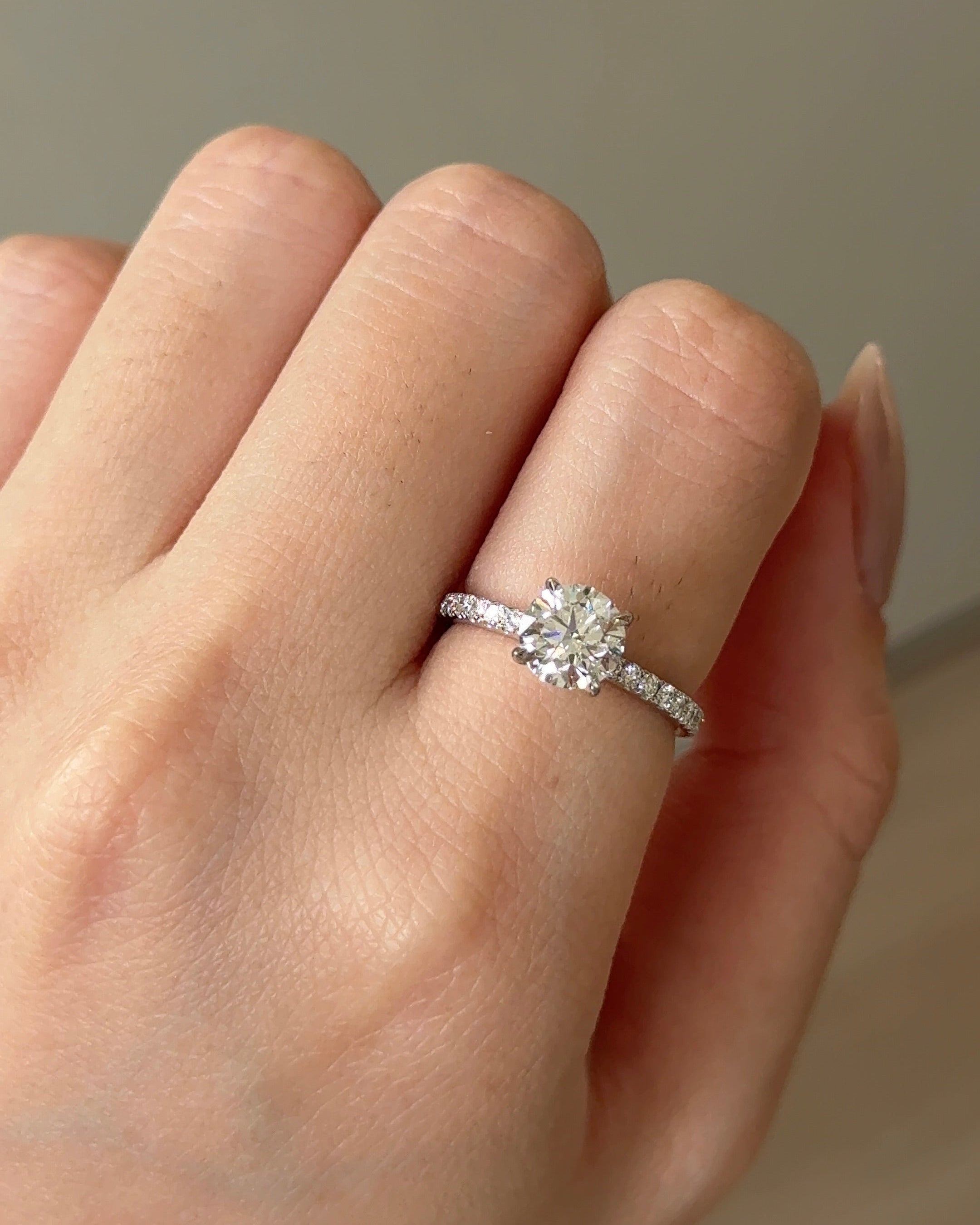 1 carats Round Cut Diamond Micro Pave Ring