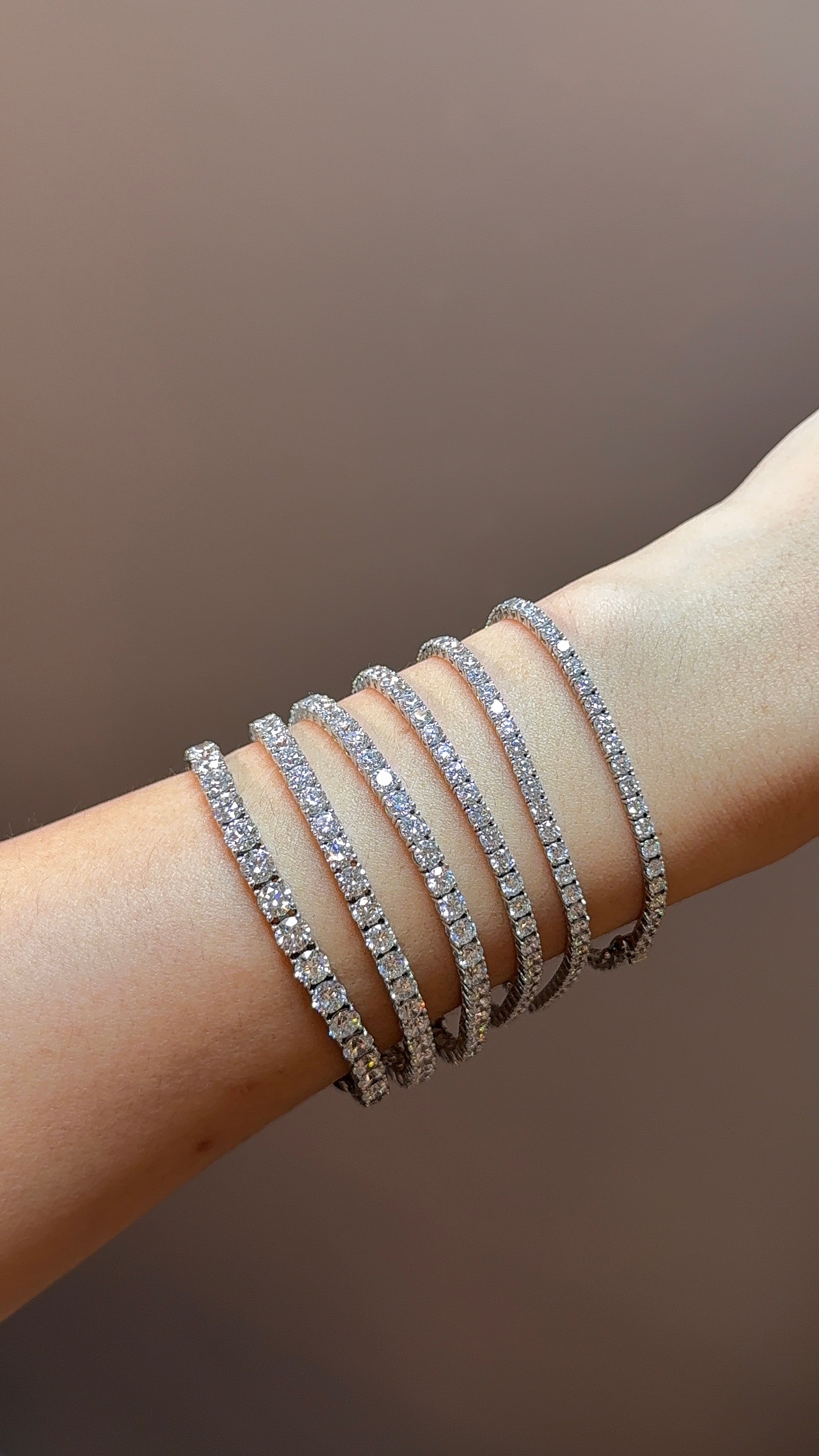 7.5 Pointer Round Cut Diamond Tennis Bracelet