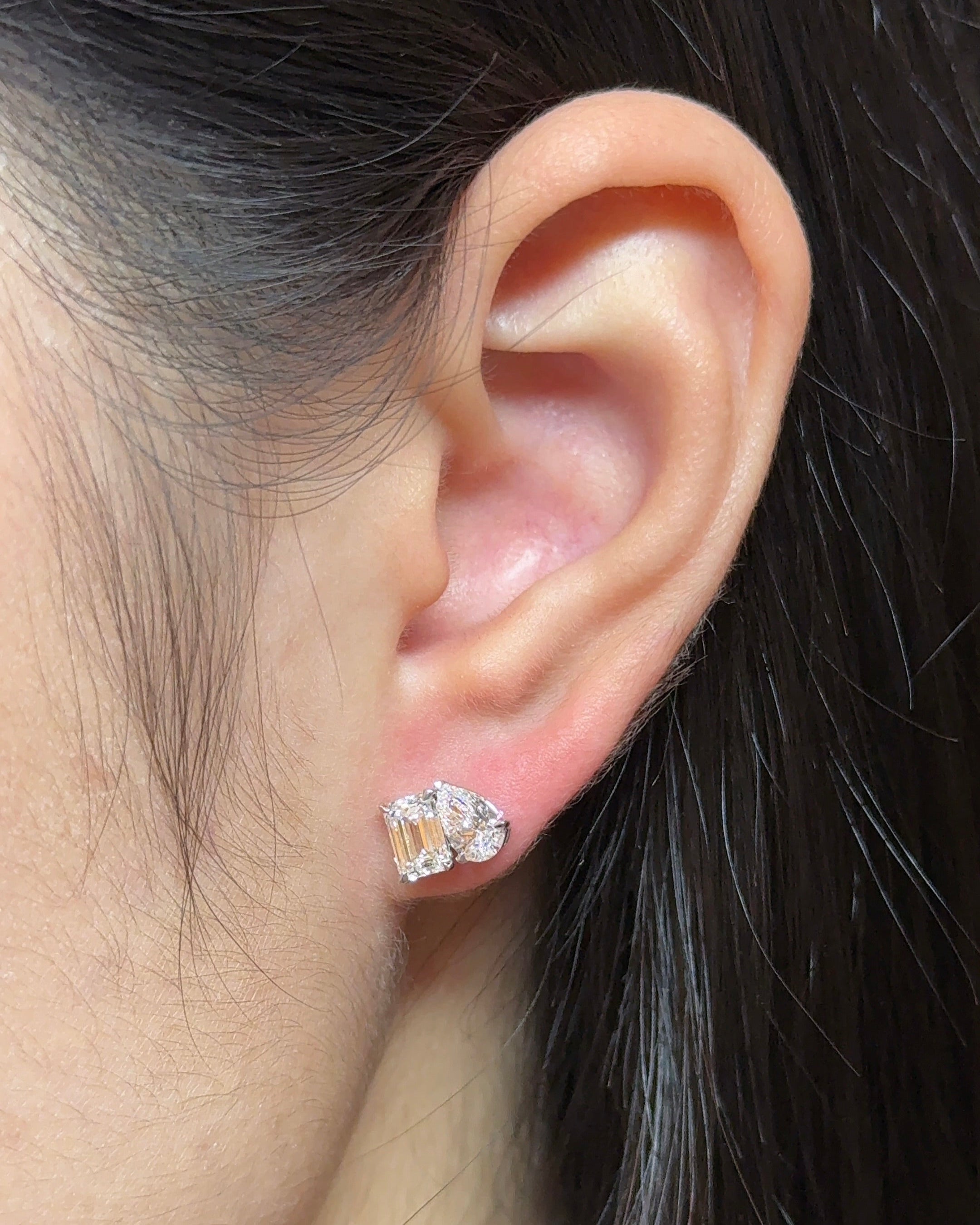 70 Pointer Toi Ei Moi Diamond Earrings