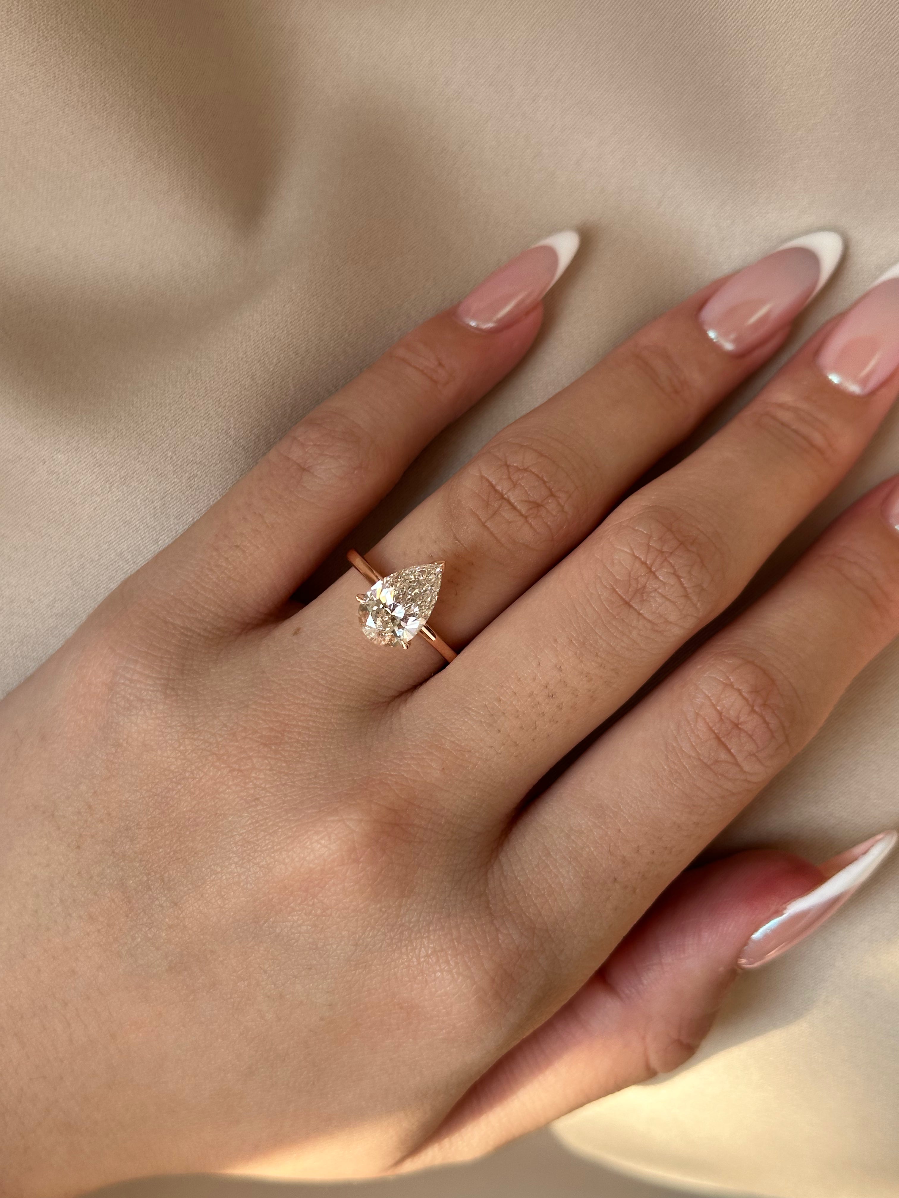 2 Carats Pear Cut Diamond Solitare Ring