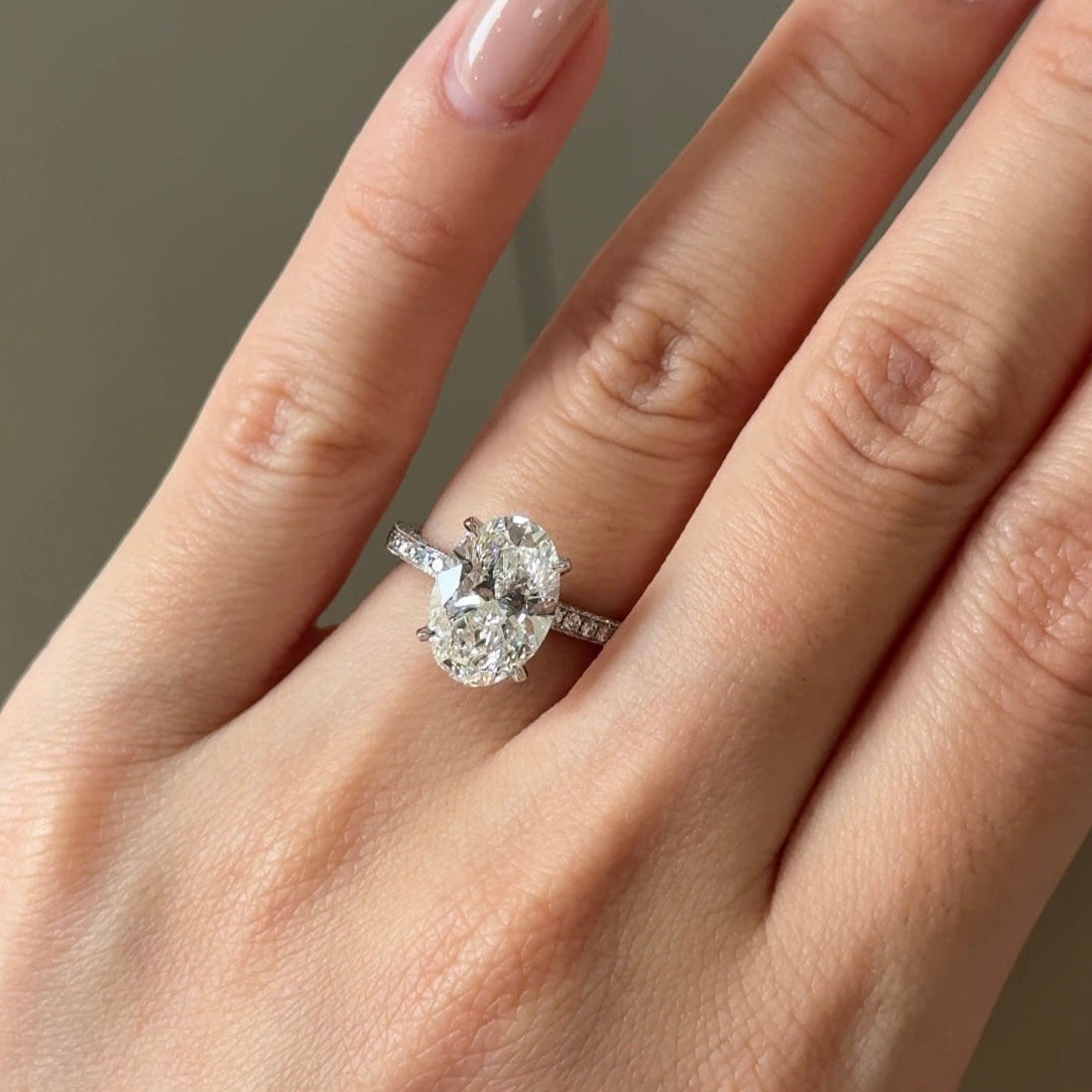 Oval lab grown diamond ring in Bangkok