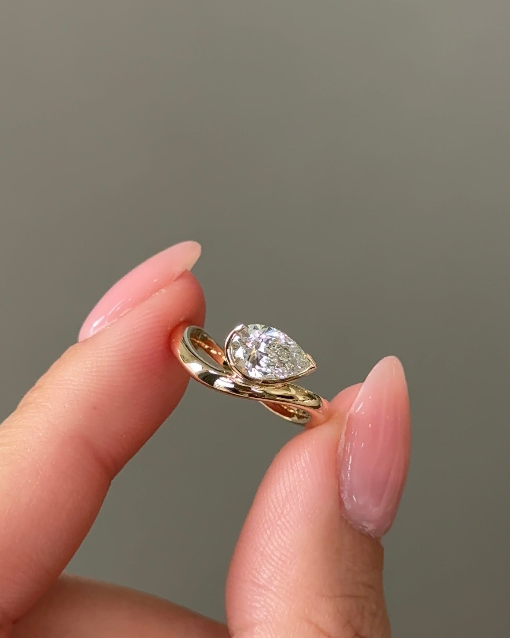 70 Pointer Pear Cut Diamond Bezel Arc Pinky Ring