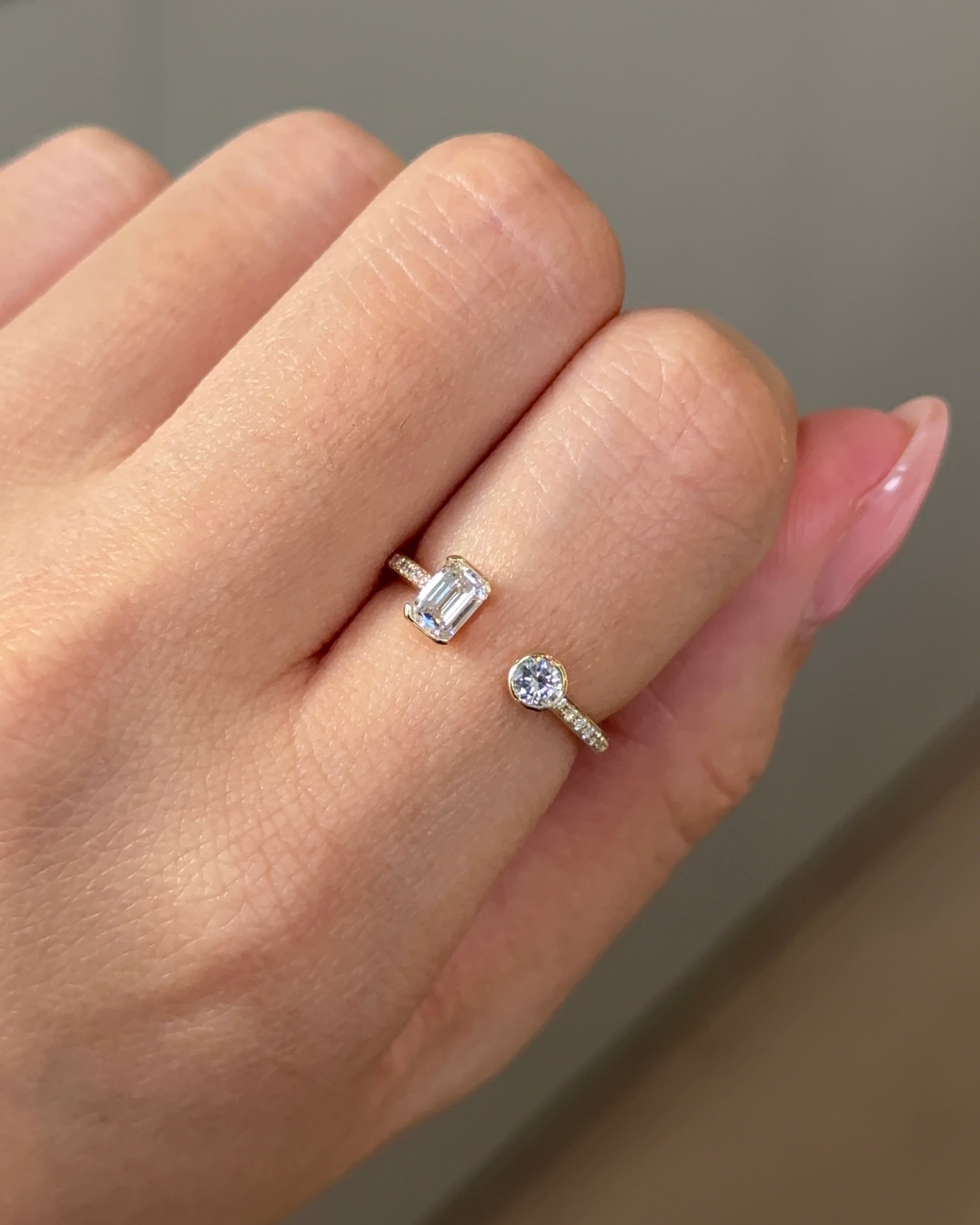 30 Pointer Emerald and 10 Pointer Round cut Diamond Bezel Arc Cuff Ring