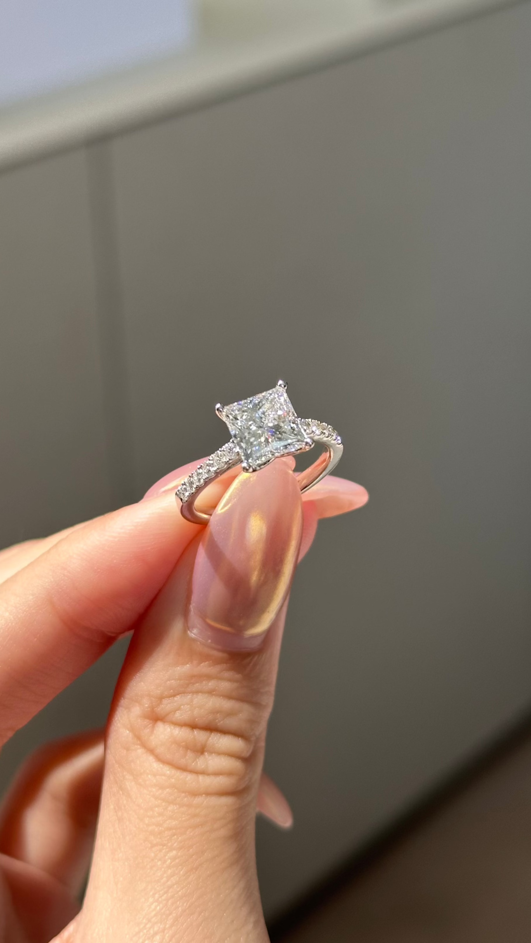 2 carats Princess cut Diamond Ring in Micro Pave Setting